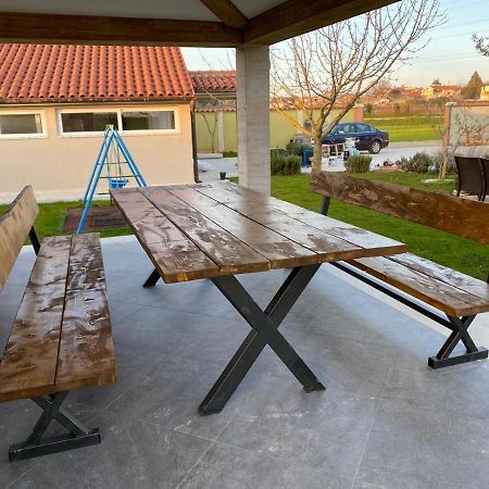 Villa Zafirah Pula Bagian luar foto