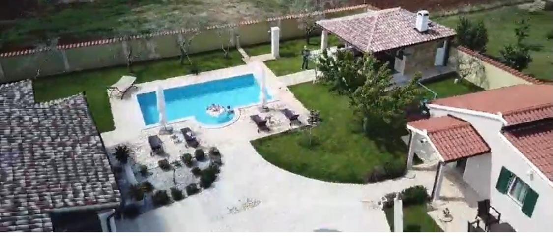 Villa Zafirah Pula Bagian luar foto