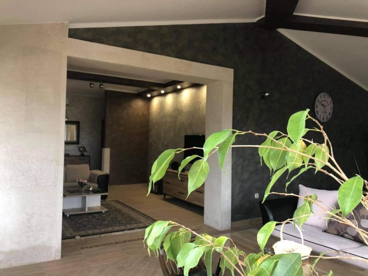 Villa Zafirah Pula Bagian luar foto