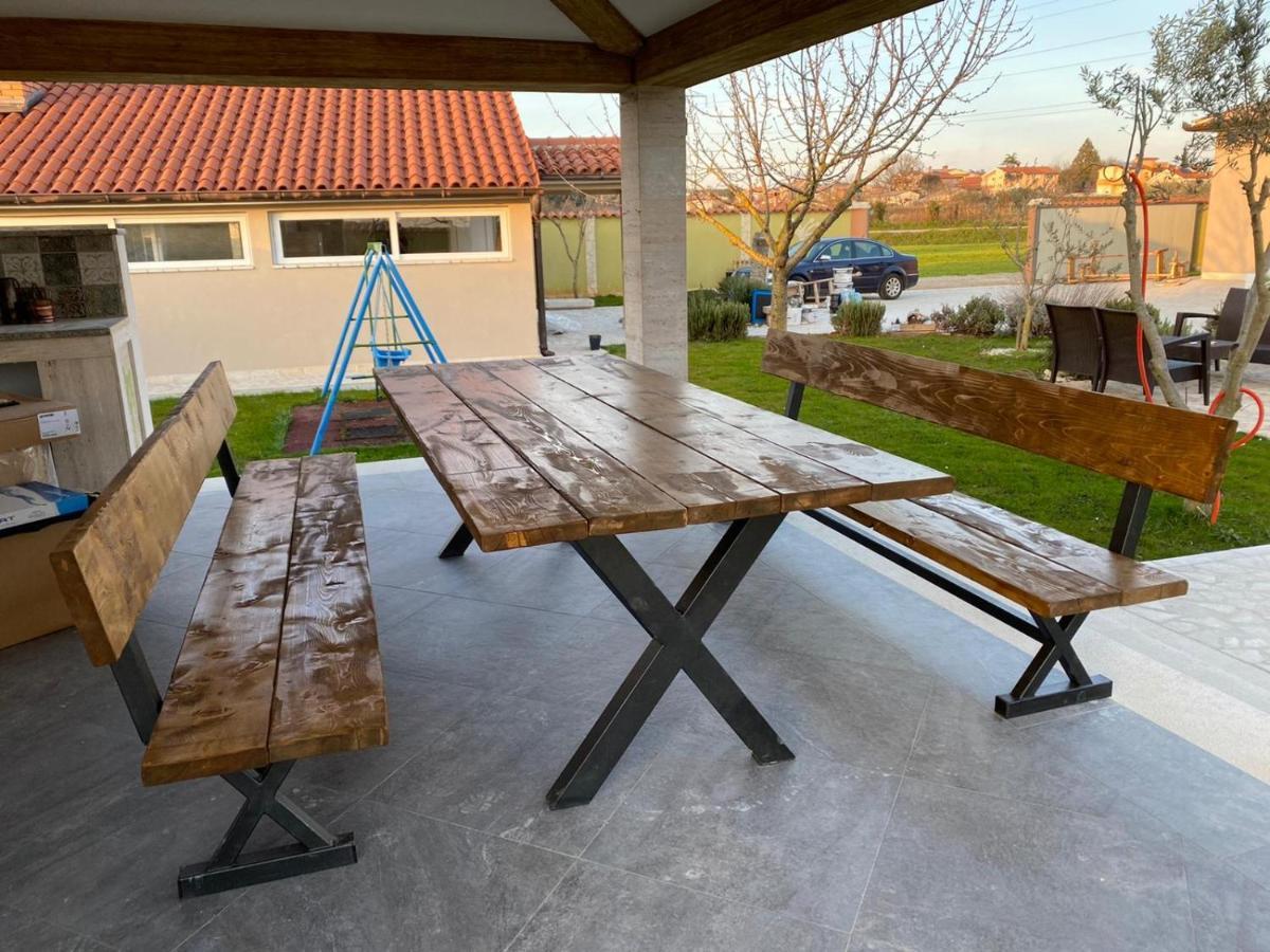 Villa Zafirah Pula Bagian luar foto