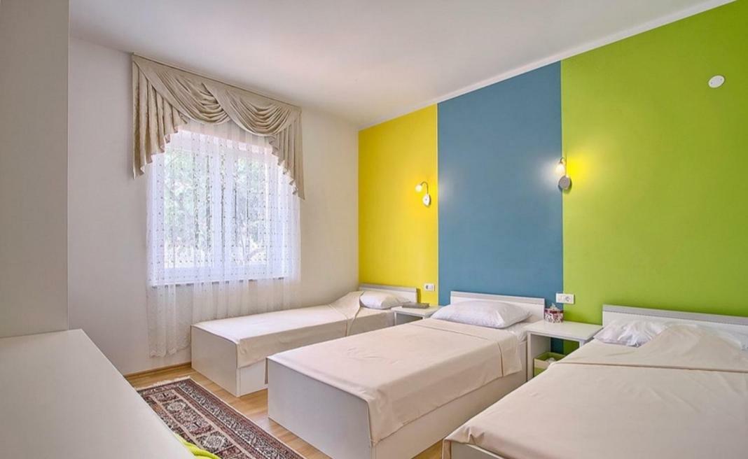 Villa Zafirah Pula Bagian luar foto