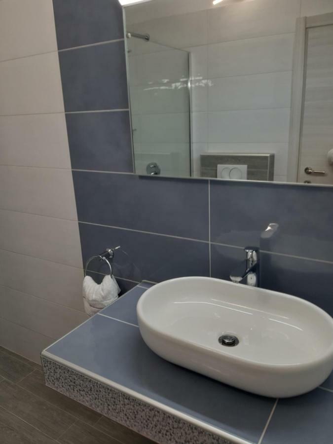 Villa Zafirah Pula Bagian luar foto